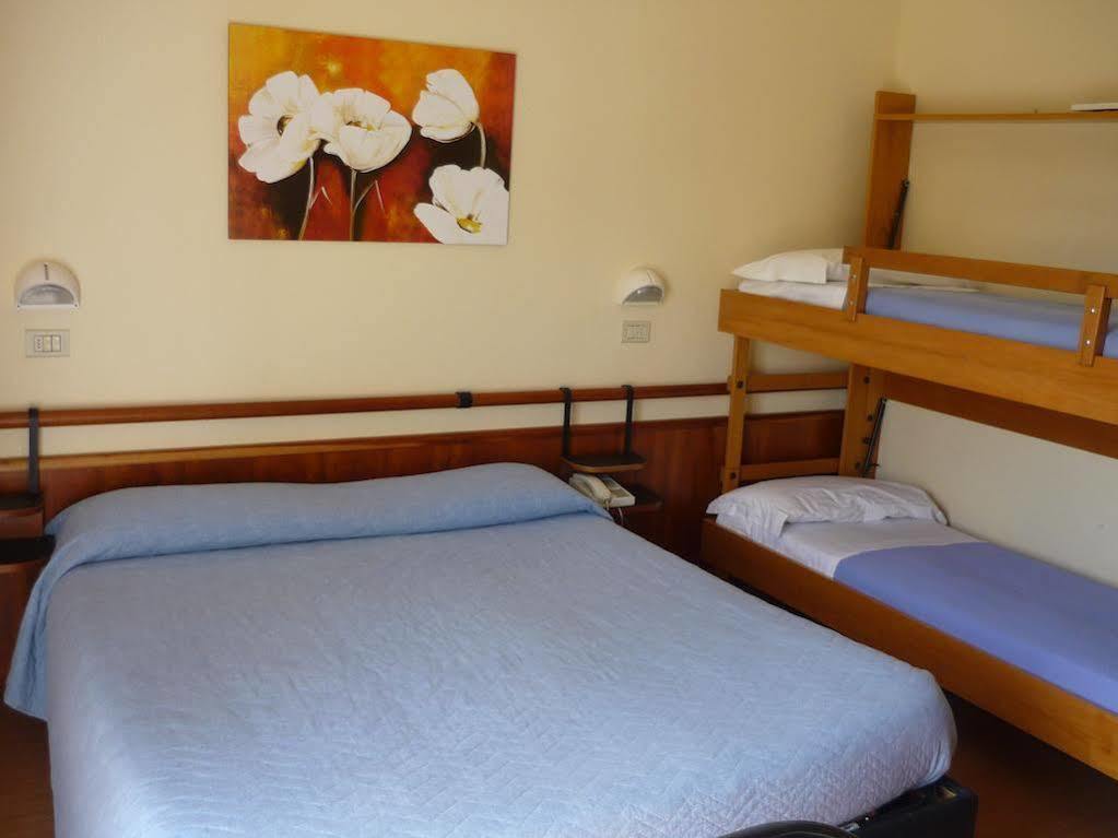 Hotel Houston Rimini Eksteriør bilde