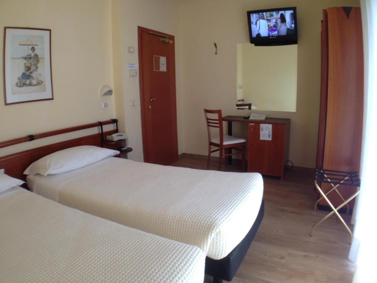 Hotel Houston Rimini Eksteriør bilde